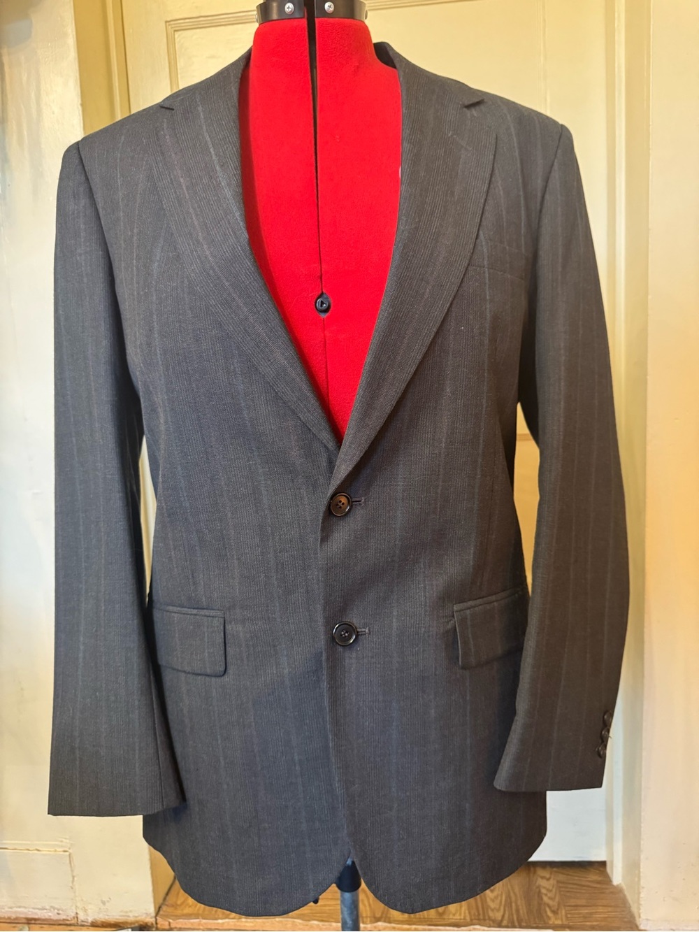 Towncraft Men’s 2 Piece Suit Gray Pinstripe 65% Poly 35% Wool Pleated Pants